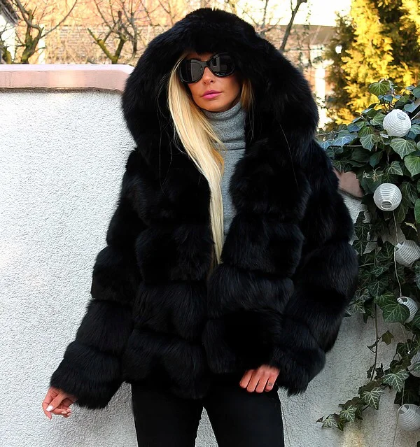 black New Women Real Fox Fur Hooded Winter Coats And Jackets Women's Natural Stripe Genuine Fur Outerwear - Цвет: black