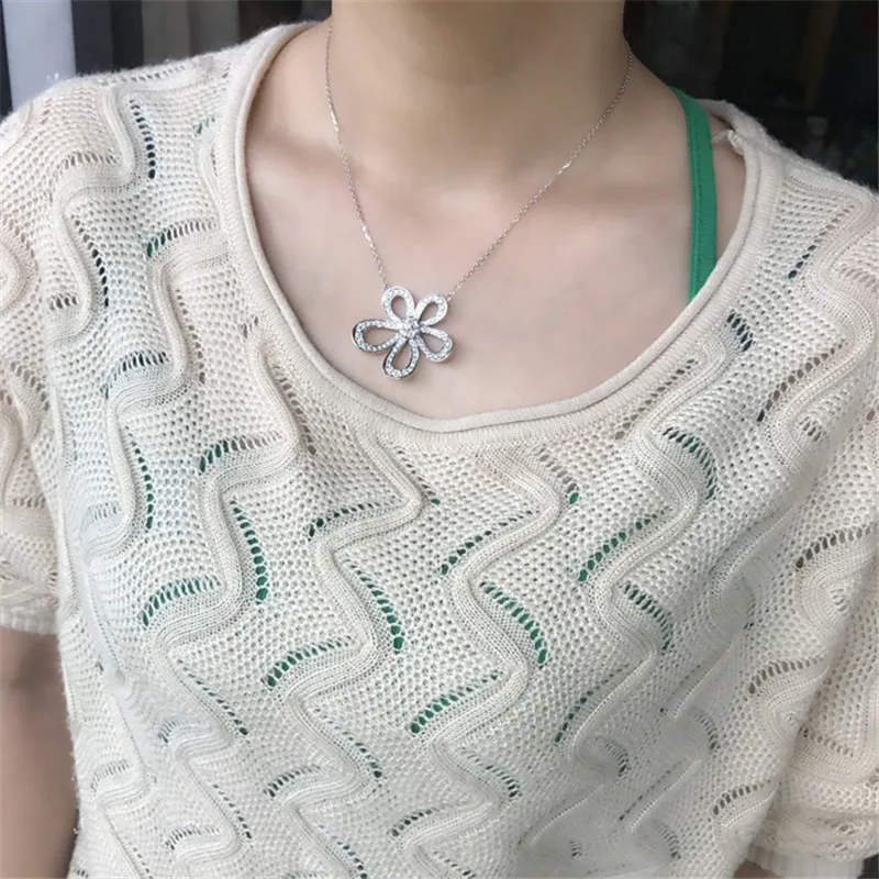 Женский кулон из серебра 925 пробы с муассанитом | Украшения и аксессуары