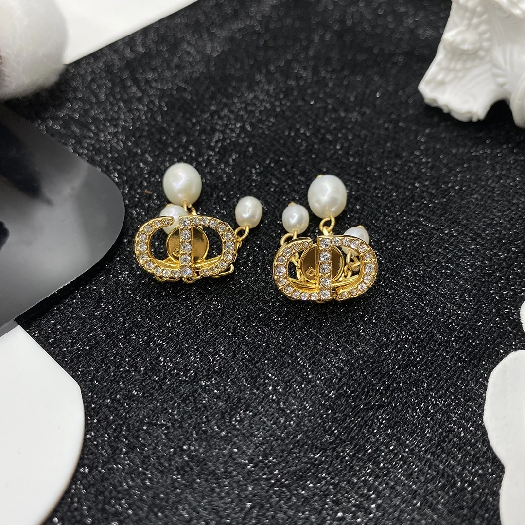 

Trendy Fashion Atmosphere S925 Silver Letter CD Pearl Diamond Tassel Earrings High-quality Exquisite Gifts for Women