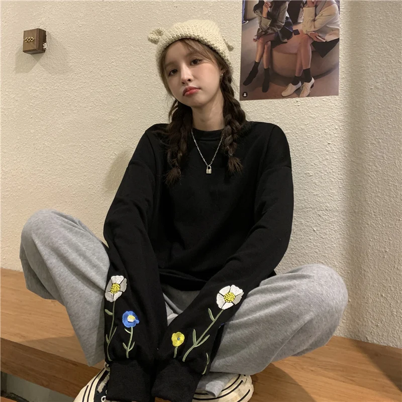

Женский свитер с длинным рукавом, черный пуловер с цветочным принтом, в стиле K-POP