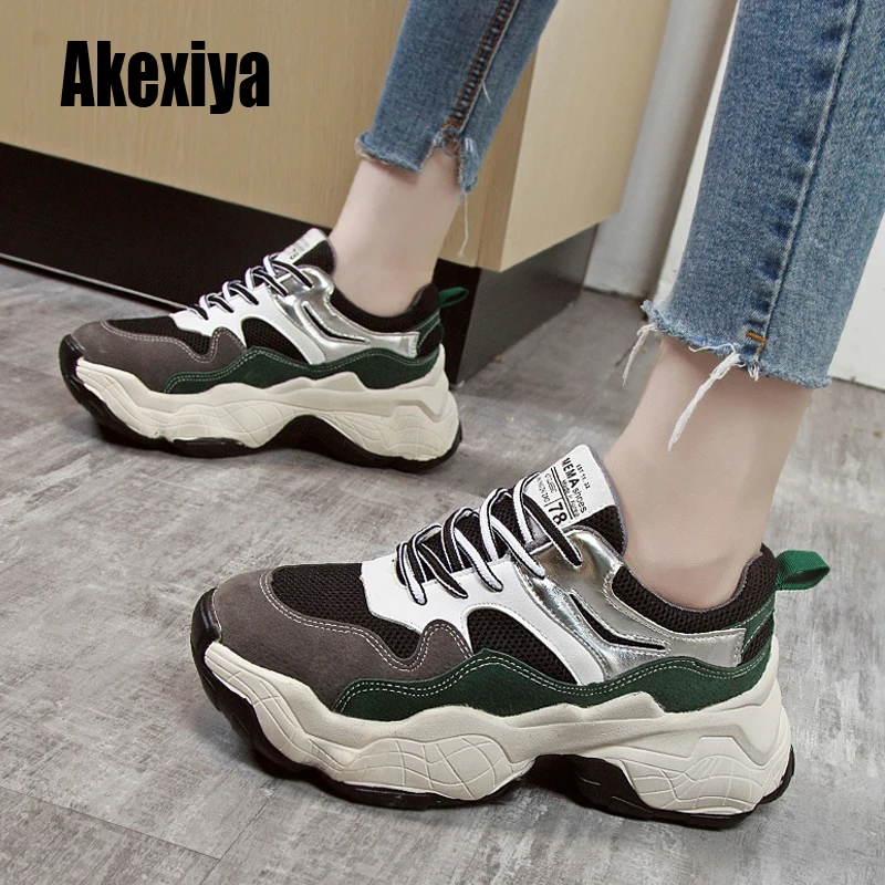 Стильная женская повседневная обувь кожаные массивные кроссовки на платформе