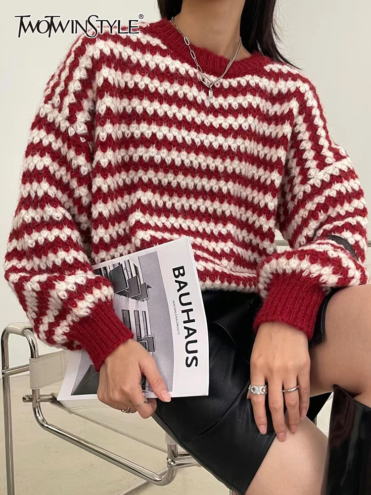 

Женский трикотажный свитер TWOTWINSTYLE, осенний свитер с волнистыми полосками и цветными блоками, с круглым вырезом и длинными рукавами, 2021