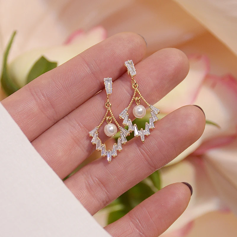 

New Pearls Stud Earrings for Women Luxury Jewelry Designer Creativity Geometry Inlaid AAA Zircon High Quality S925 Needle Gift