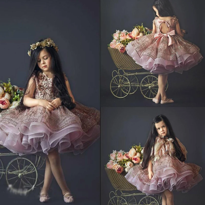 

Cute Short Flower Girl Dresses For Wedding Lace 3D Floral Appliqued Birthday Wear First Communion Dress Glitter Luxury Girls Pag