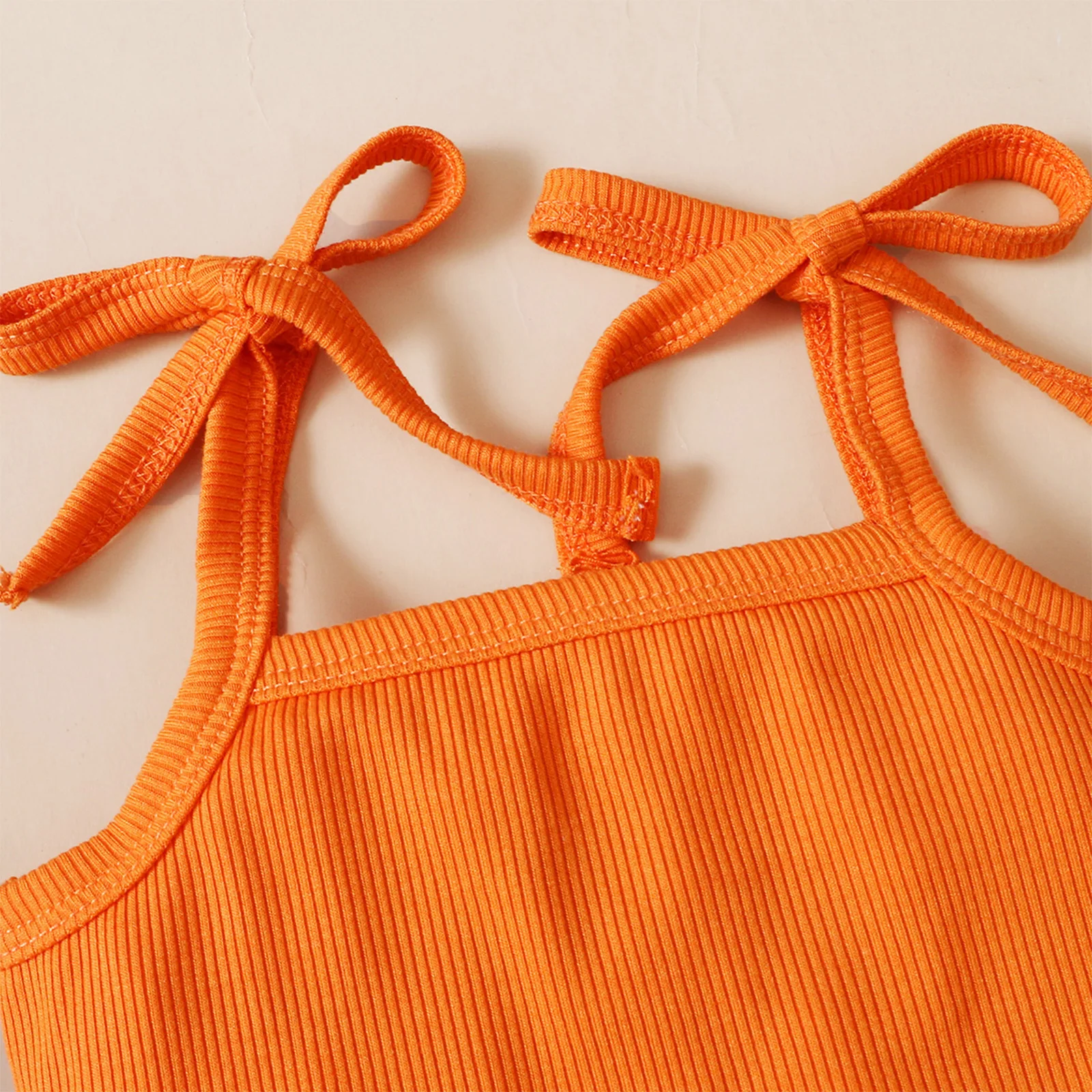 

Toddler Baby Girls Clothes Set Solid Color Sleeveless Square Collar Cropped Tops Daisy Print Short Pants Children' Clothing Set