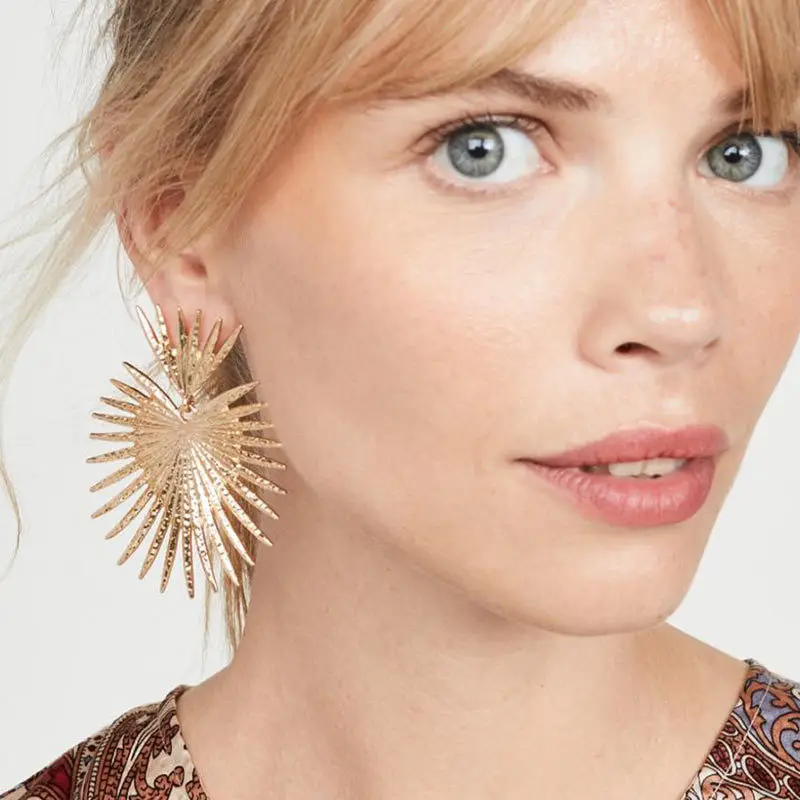 Женские минималистичные серьги сердечки в стиле панк геометрические креативные