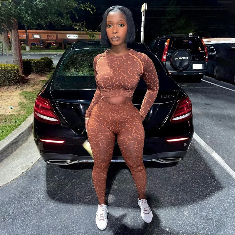 Autumn New 2021 Women's Printed Sportswear Two Piece Set Round Neck Long Sleeve Short T-Shirt Hip Lifting Sports Pants Yoga Suit