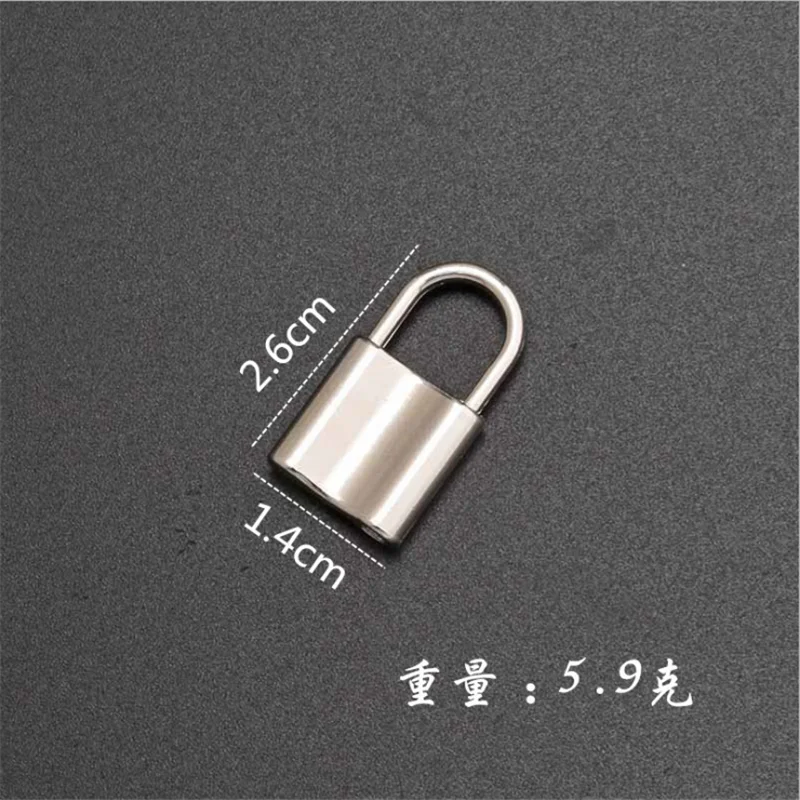 

Simple Lock-shaped Street Hip-hop Punk Retro Creative Pendant Necklace Men's Clavicle Chain Jewelry Wholesale