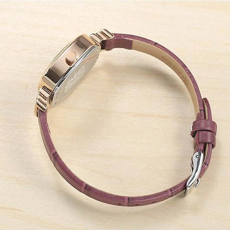 Часы наручные женские квадратные кварцевые в японском стиле маленькие модные с