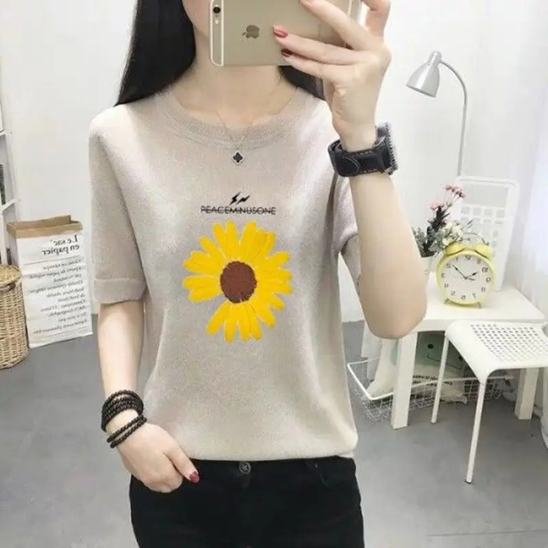 

Ice silk T-shirt women's loose 2021 new summer knitted short sleeve top Korean student bright silk base coat I