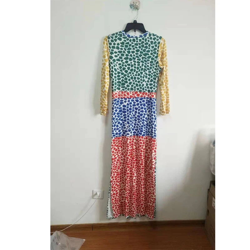 Женское платье макси с высокой талией разноцветное в стиле пэчворк разрезом для