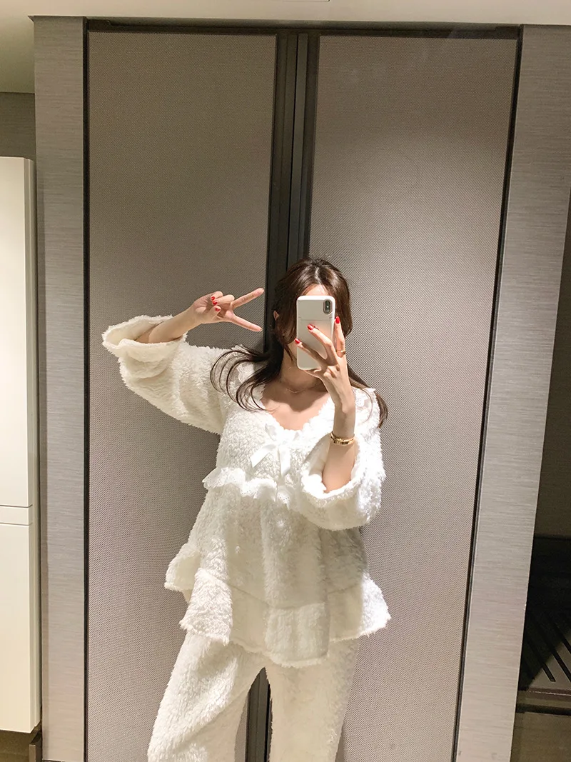 Осенне-зимние женские милые белые фланелевые пижамные комплекты/Ночная рубашка.