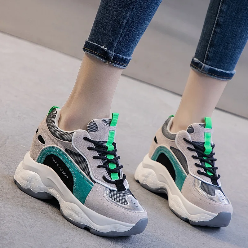 Новые женские кроссовки для бега зимние трендовые увеличивающие рост подходящие