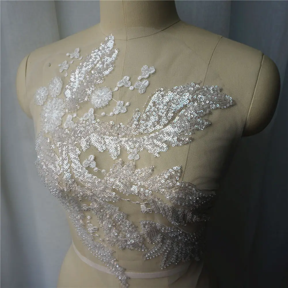 Белая блестящая кружевная ткань с блестками бусины в форме листьев вышитая