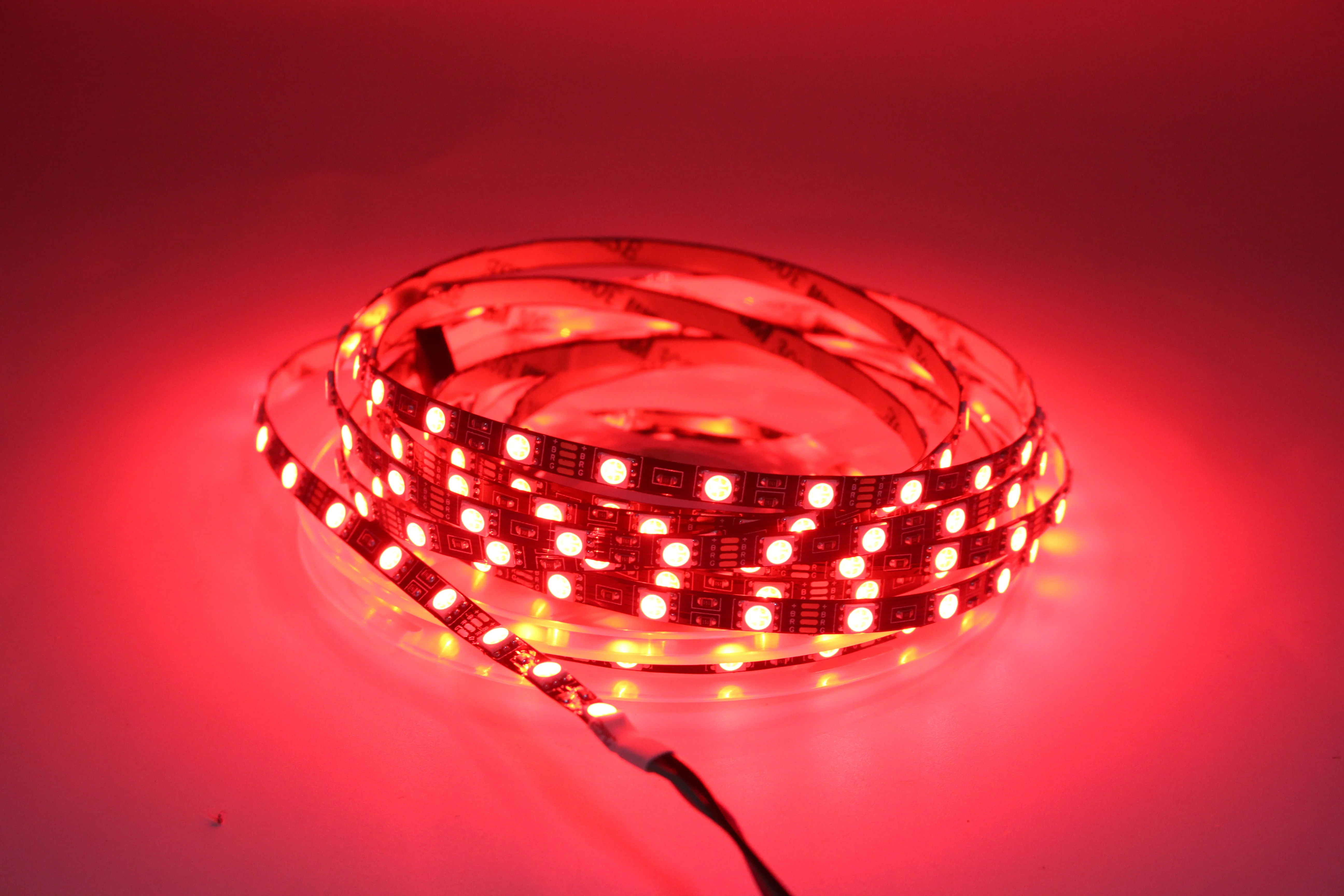 5050 цветных (Rgb) светодиодных лент: 6 мм печатной платы: 60 светодиодов/M RGB светильник