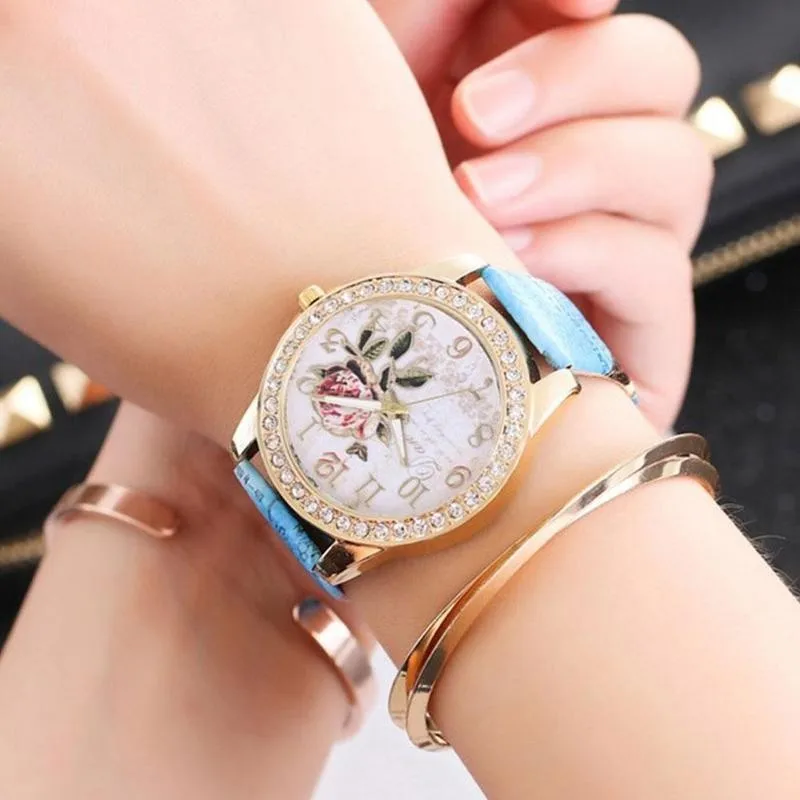

New Trendy Women Quartz Watches Retro Print Flowers Ladies Accessories 7 reloj Styles mujer Casual Party Strap Gift Wristwa Z5L5