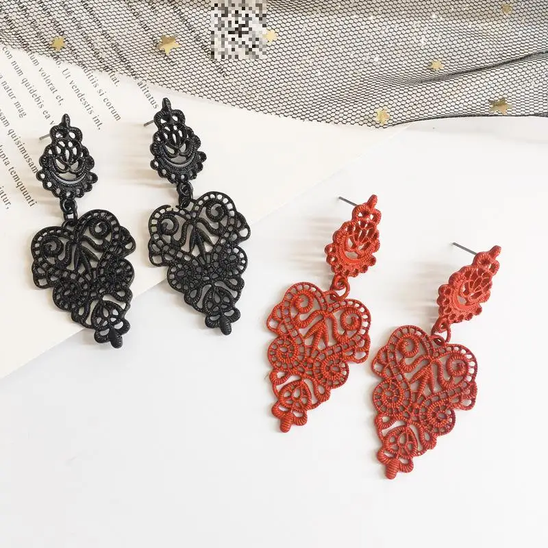 Винтажные резные серьги гвоздики богемные ажурные для женщин золотого черного