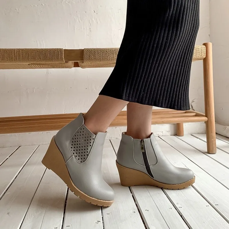 

Women's Boots The New winter fashion Round head zipper Wedge High heel Ankle boots Women's shoes plus size 33-43 Heel Height 7cm