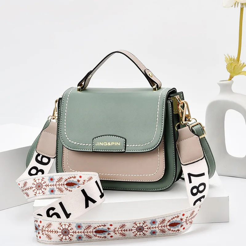 

Small square bag women's bag cover type 2020 new fashion one-shoulder bag pu sloping women's bag.