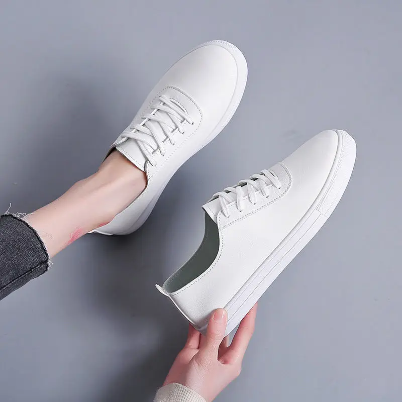Women Breathable Canvas Sneakers Lightweight Black Platform Sneakers Summer Women Skateboarding Shoes Fashion Walking Shoes
