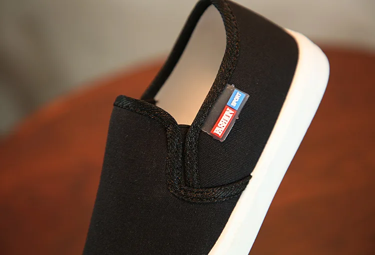 

Fashion Boys Canvas Shoes Fashion Soft Breathable Kids Casual Sneakers Children Flats Loafers Solid Color Slip-On 27-38