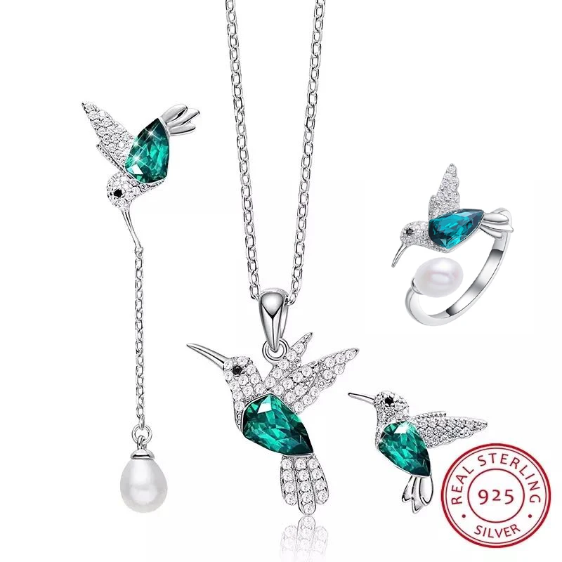 

Комплект из колье, серёг и кольца, из серебра 925 пробы