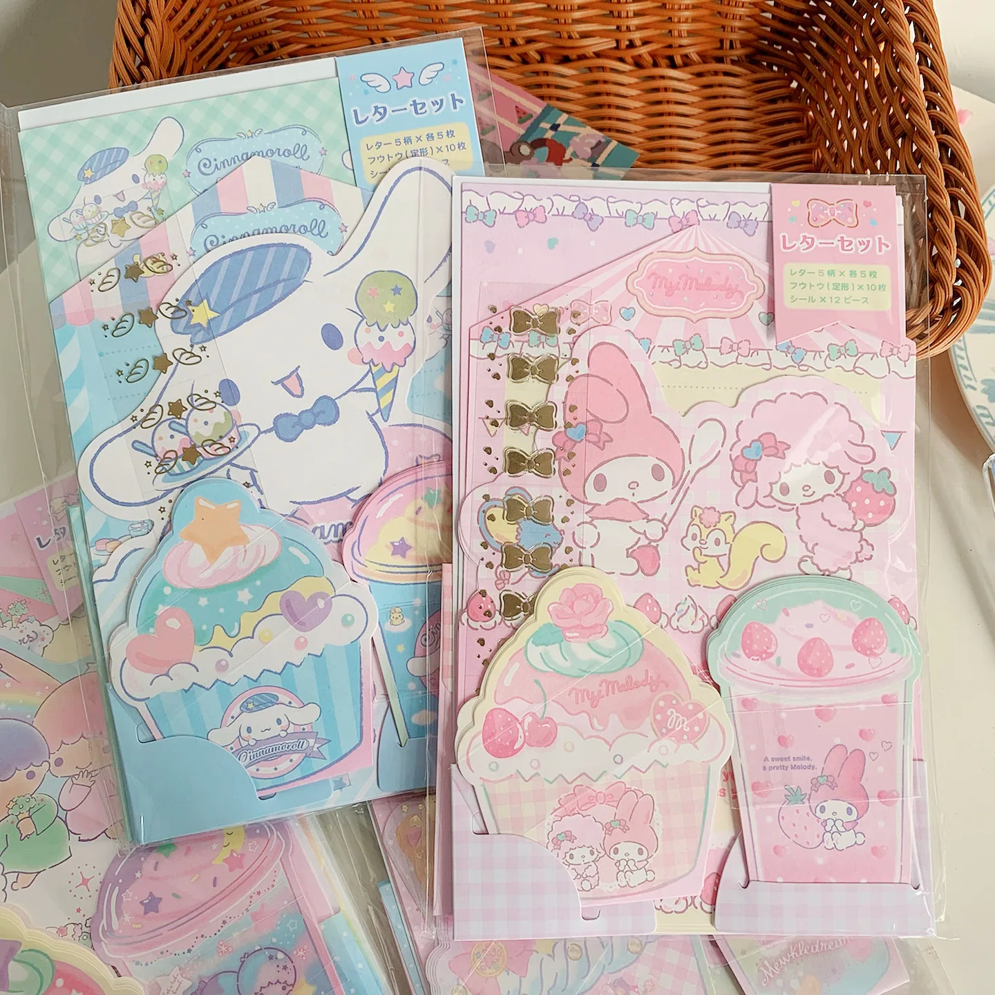

Kawaii Cartoon Memo paper letter Sticky Notes My Melody Cinnamoroll Anime Figures Memo Sticker Set