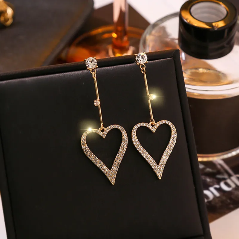 

2020 New Dominated contracted Korean temperament fine crystal Drop earrings fashion long shiny Heart modelling Women earrings