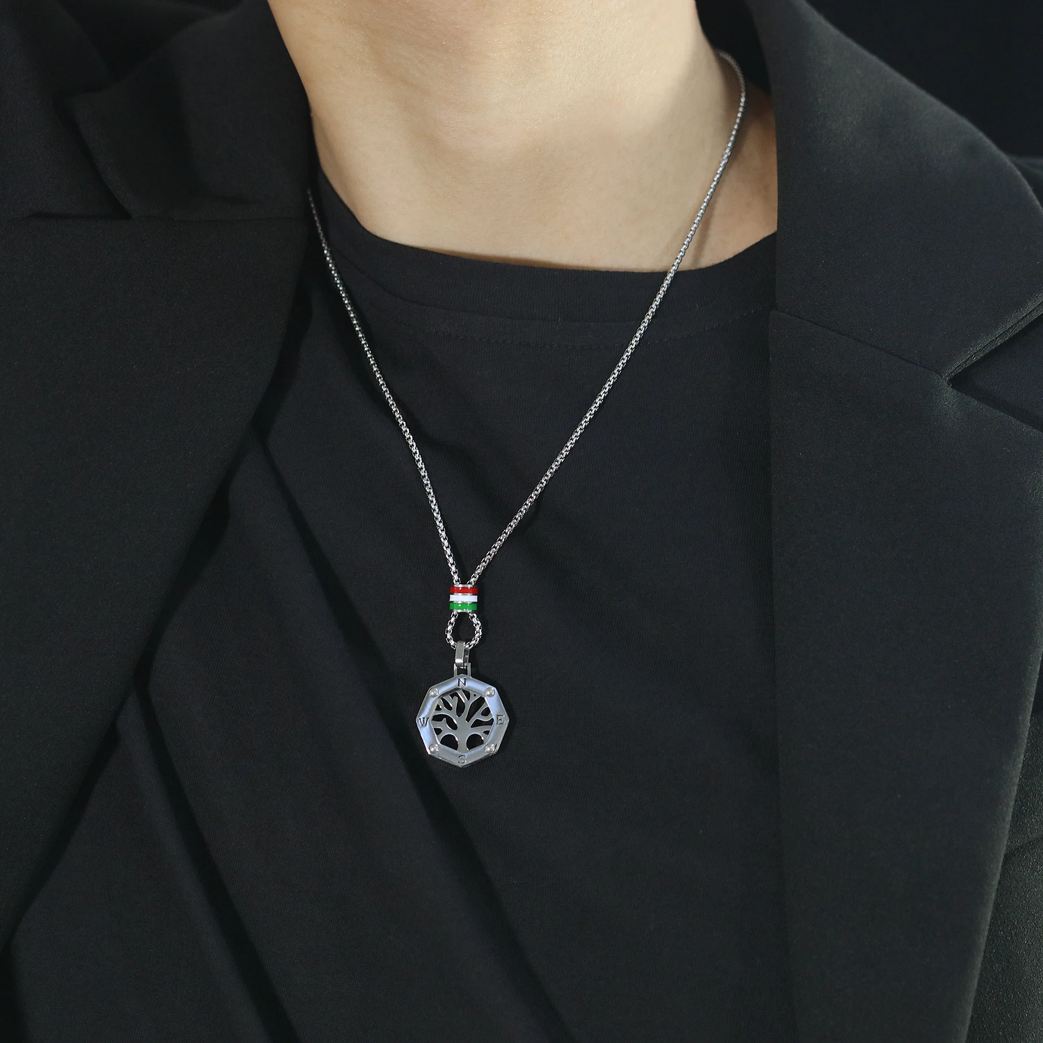 

Web Celebrity Necklaces with Stylish Stainless Steel Life Tree Pendant Beads