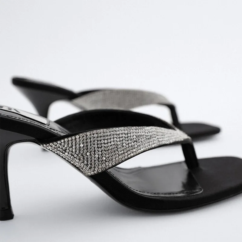 

2021 Summer New Rhinestone Patent Leather High-heeled Herringbone Drag Black Wild Back Empty Beach Sandals and Slippers