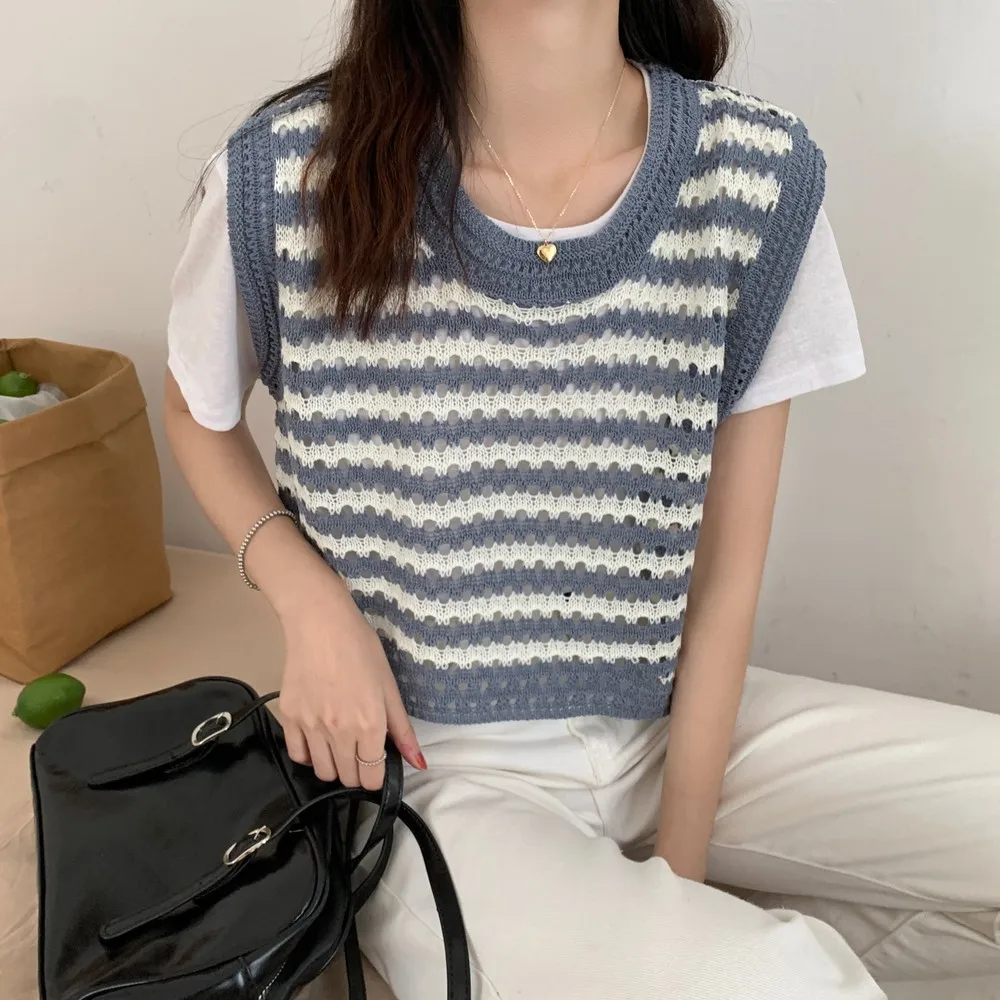 

PLAMTEE 2022 New Autumn Women Knitted Vest V-Neck Vintage Chic Fashion Striped Hot Sweater Loose Sleeveless Hollow-Out Tops