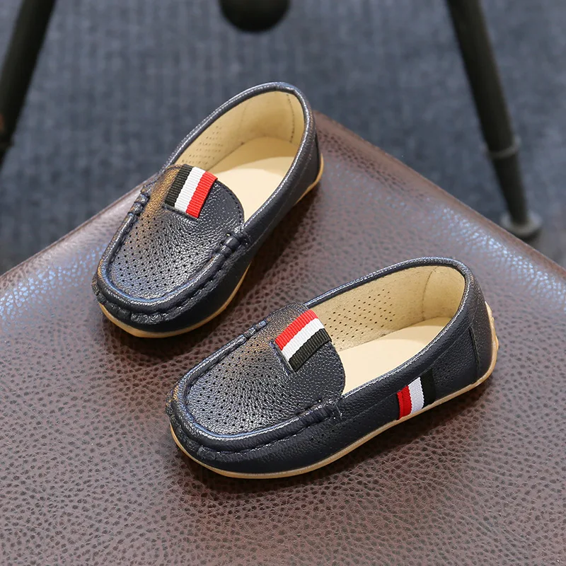 Новая детская обувь для мальчиков Лоферы Кроссовки Мягкая из искусственной кожи