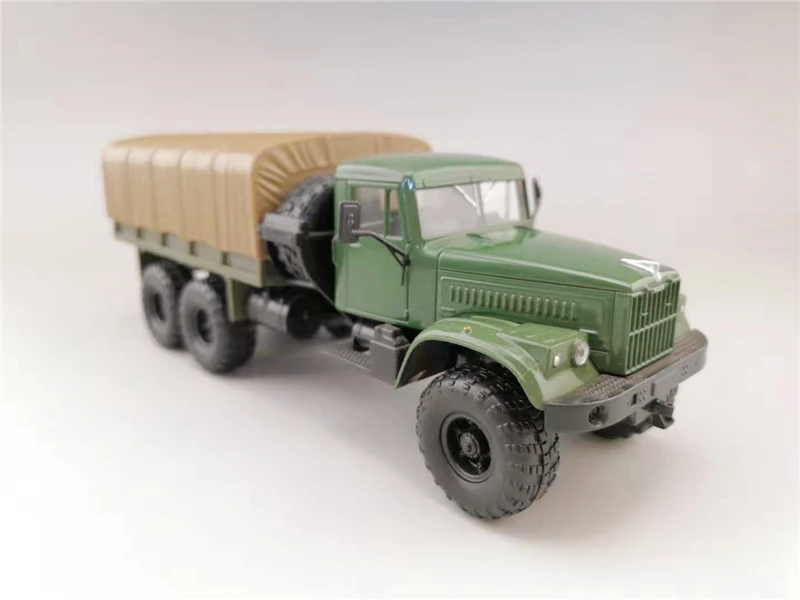Модель внедорожника из сплава Классическая модель 1:43 для России автомобиля