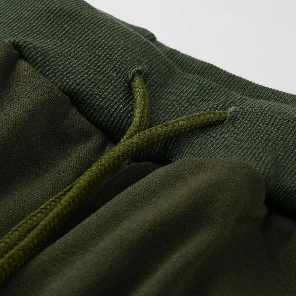 Костюм спортивный мужской с карманами свитер и штаны в стиле пэчворк черный