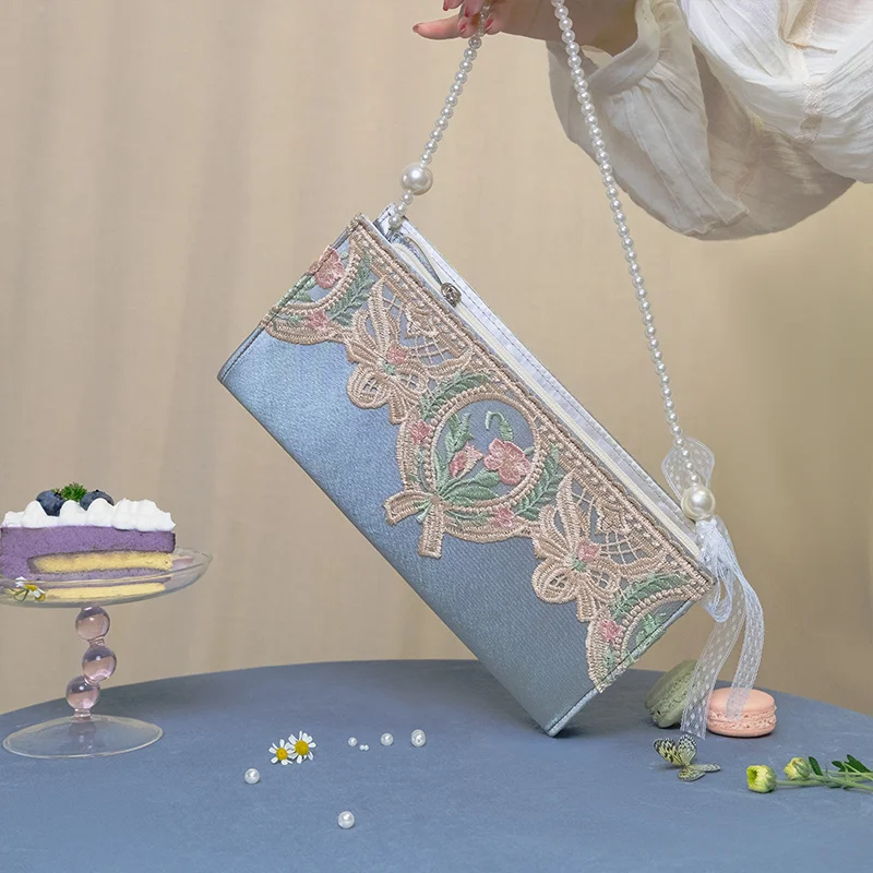 

Luxury Embroidered Bag Women Vintage Flowers Purses and Handbag Pearl Chain Shoulder Bag Elegant Women Party Dinner Clutch Bags