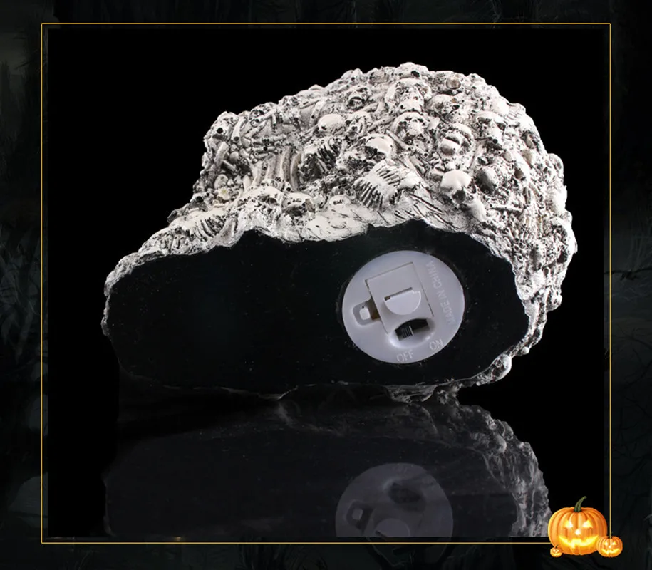 

Halloween Bar Decoration Props with Lights Skull Head Novelty and Scary Halloween Skull Head Role-playing Props Treasure Chest