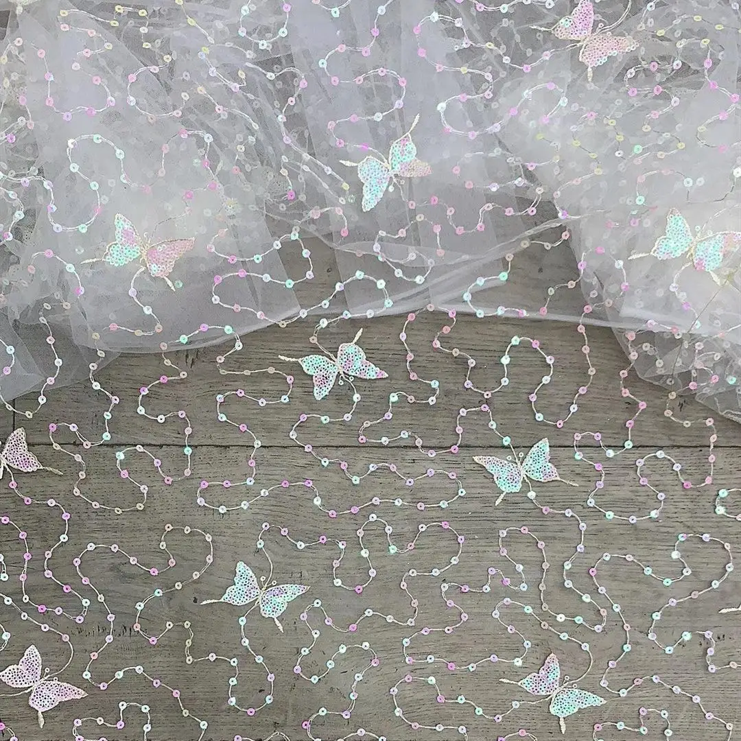 Мягкая розовая блестящая кружевная ткань с бабочкой и блестками для платьев
