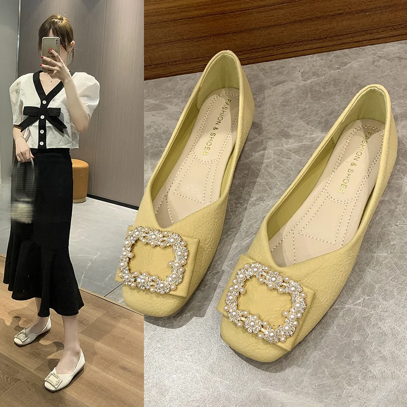 

Women's Flat Shoes Soft Soled Shoes with Rhinestone Buckle in Korean Style