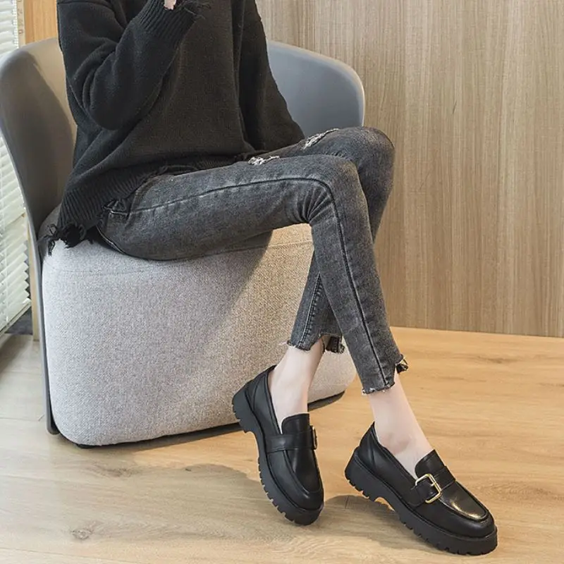

RIZABINA New Fashion Women Shoes Real Leather Flats Round Toe Metal Buckle Shoes Slip On Casual Daily Shoes Footwear Size 34-40