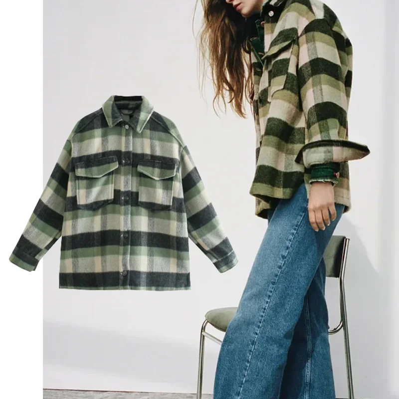 

Женская рубашка-куртка на пуговицах, в клетку