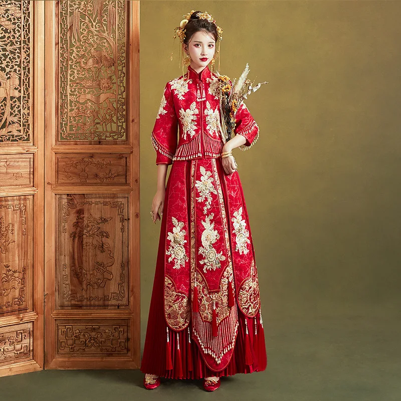 Платье-Ципао с вышивкой и воротником-стойкой рукавом три четверти |