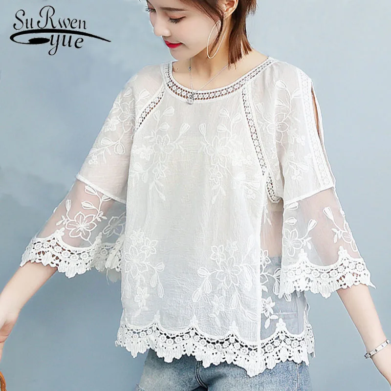 Женская кружевная блузка с вышивкой расклешенным рукавом и круглым вырезом