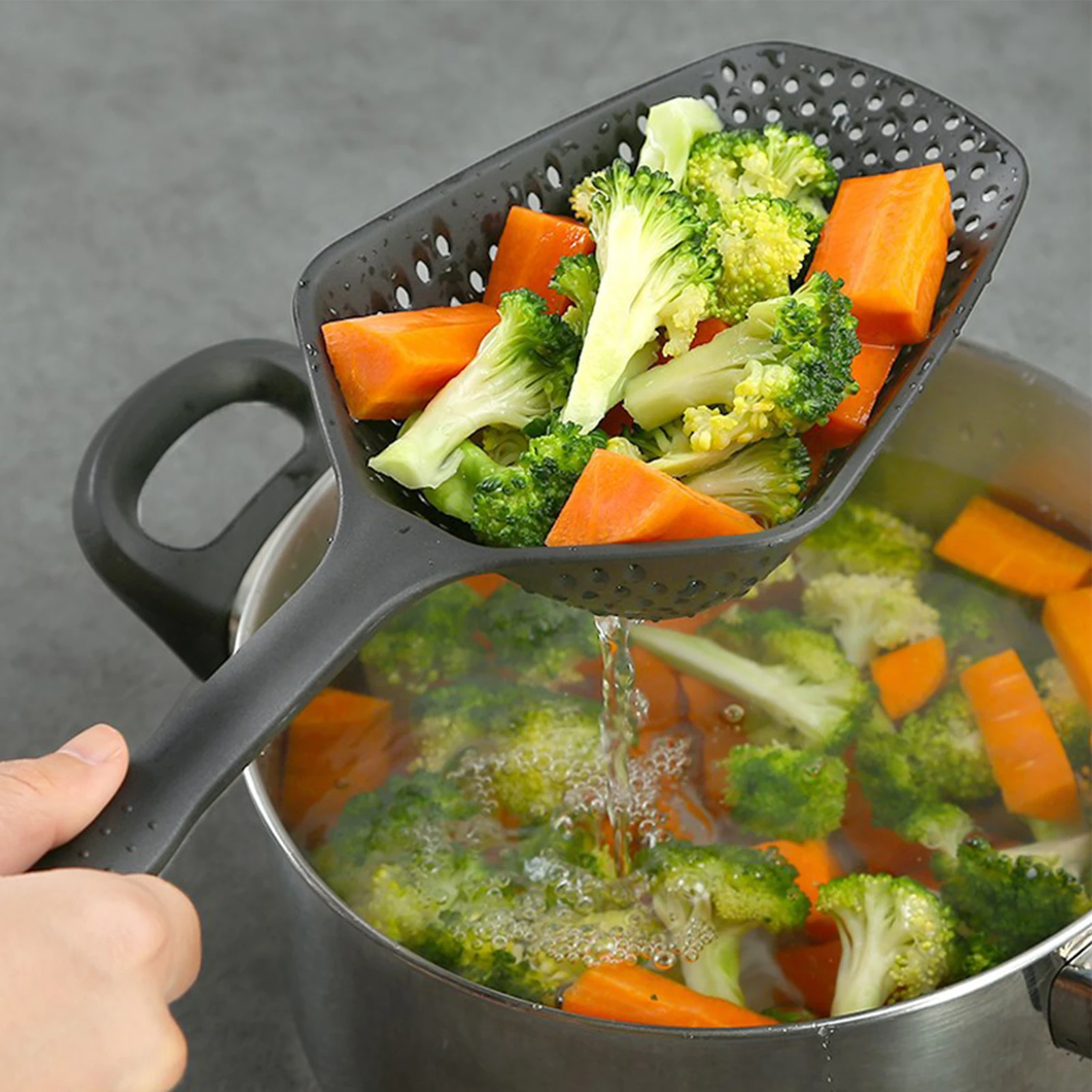 

4 Colors Strainer Colander Kitchen Cooking Tool Food Grade Plastic Filter Scoop Drain Colander Spoon with Long Handle