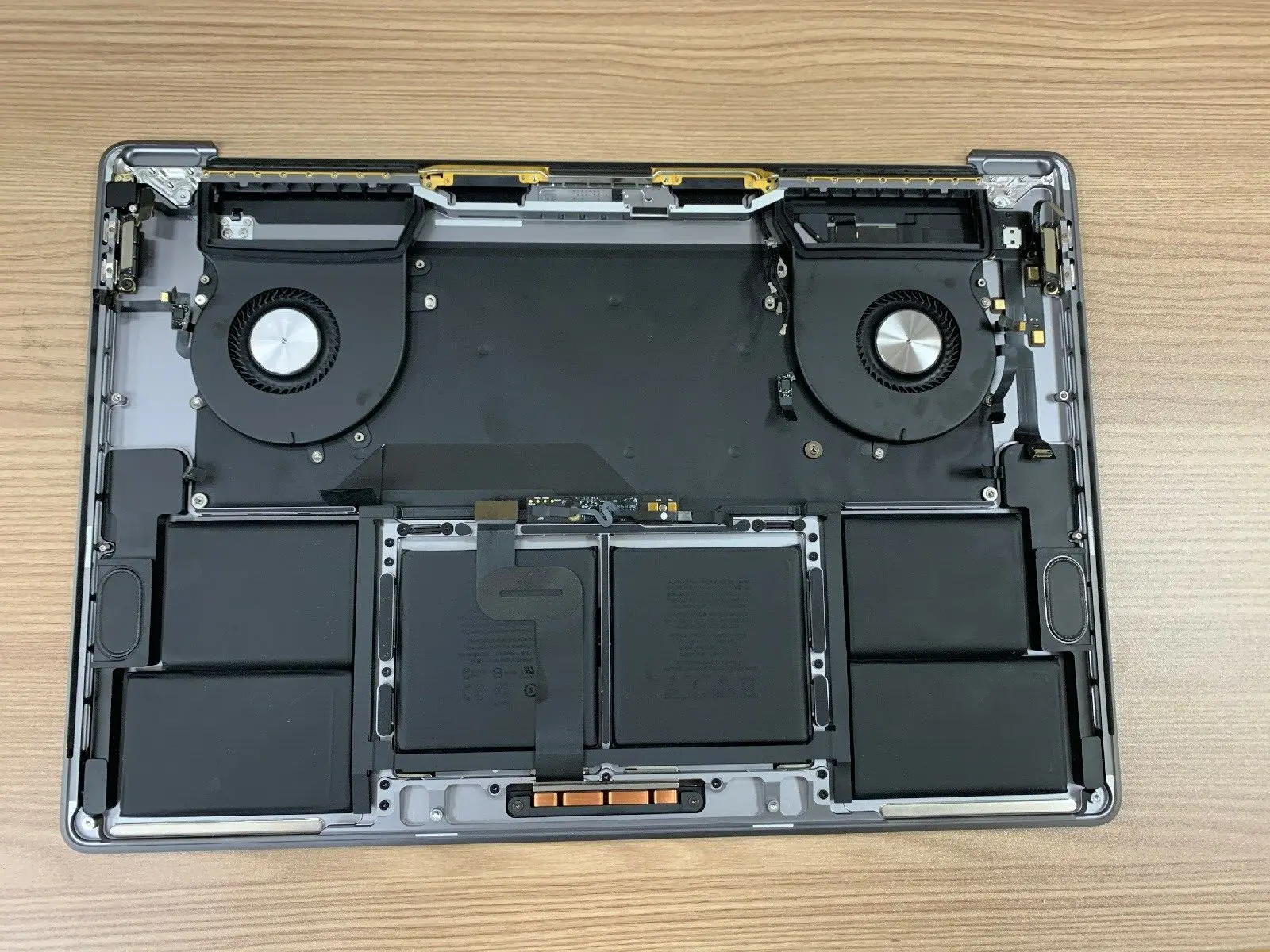 

A2141 Topcase Assembly for Macbook Pro 16inch Cover c with Touchbar Keyboard Trackpad Battery A2141 Palmrest