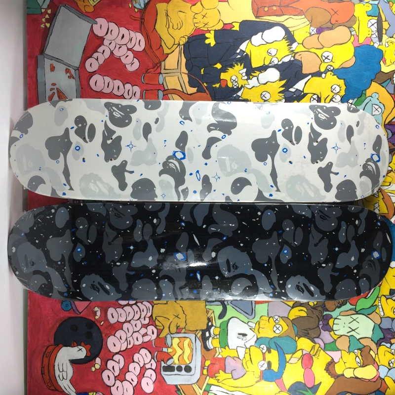 

Ape Skateboard Deck White and black Luminous Effect Skateboard 7-layer Maple Ape-man Bathing Skate Collection