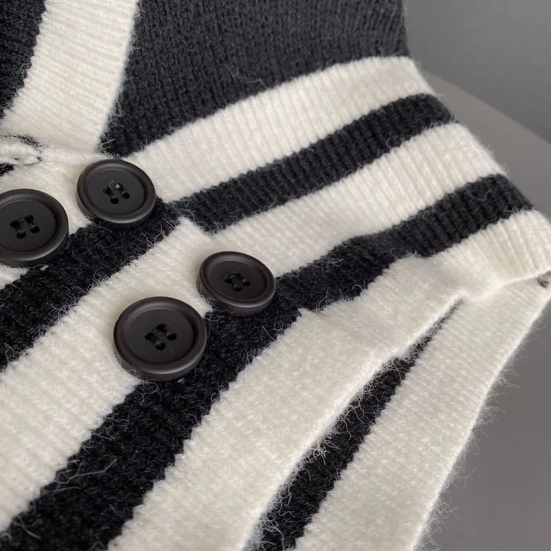 

2020 Autumn New College-Style Knitted Cardigan Coat Women's Large V-neck Contrasting Color Loose Fashionable Sweater Top