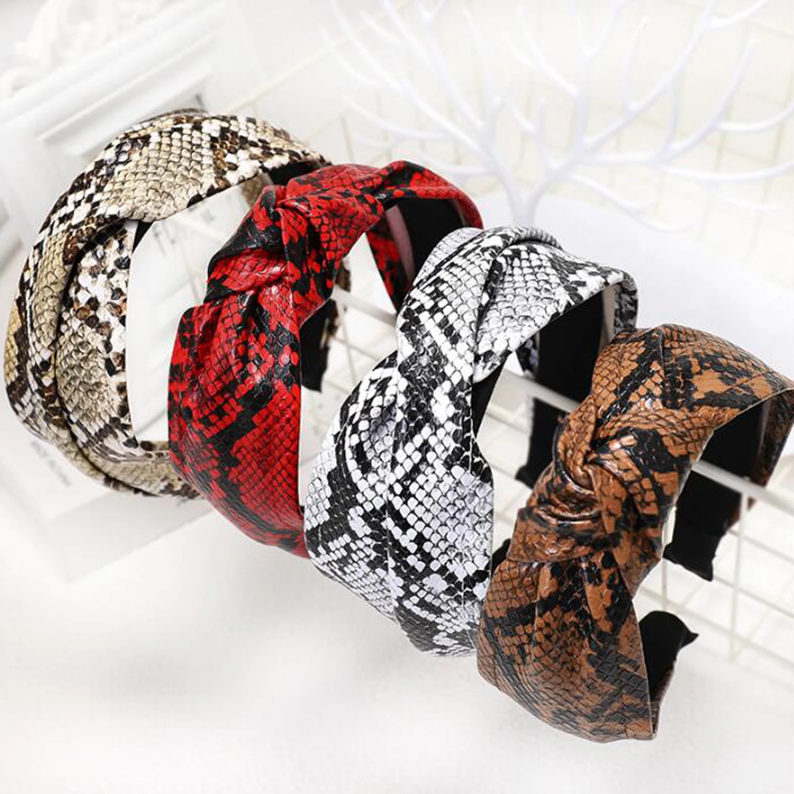 Женская повязка на голову из ПУ кожи со змеиным узором |