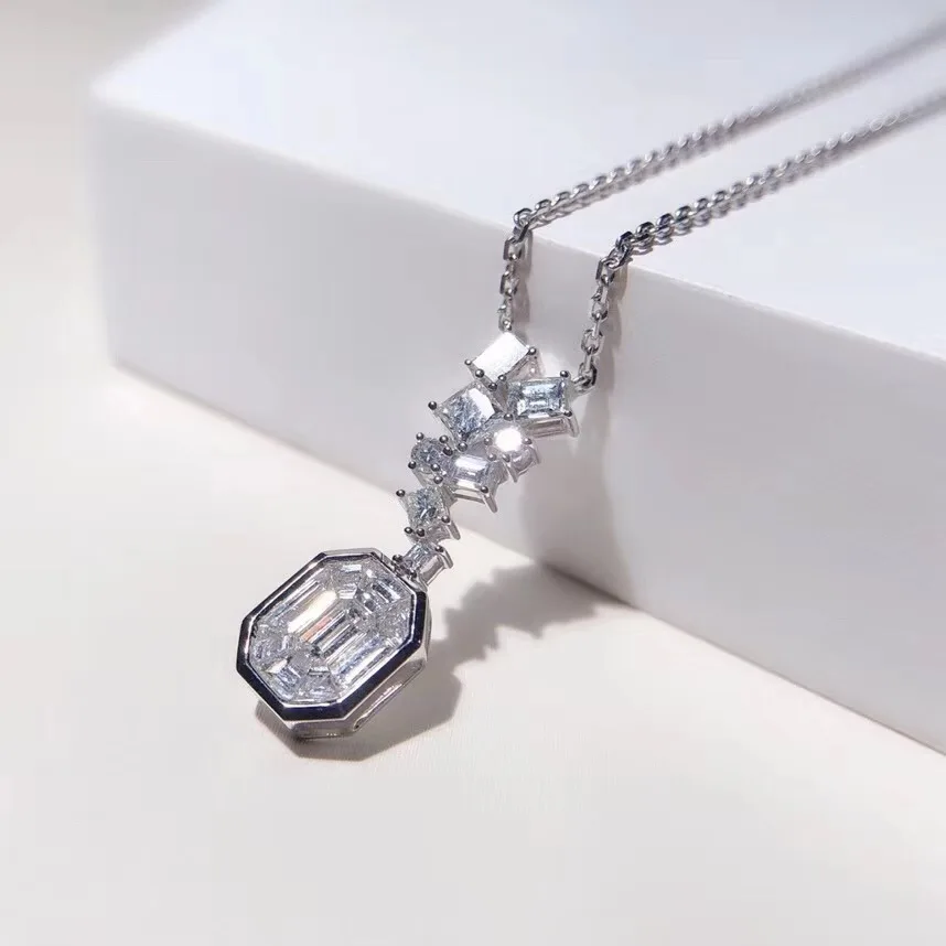 

AEAW Sell Hot 18k White Gold Top Class Lady Fashion Emerald Cut Pendant Necklace for Women