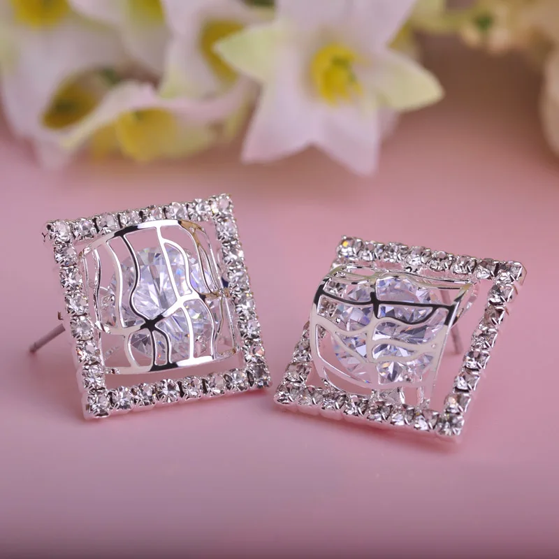 

OI Fashion Clearance Small Stud Earrings Luxury Square Hollow Out Zircon Copper Earrings Women's Banquet Wedding Ear Accessories