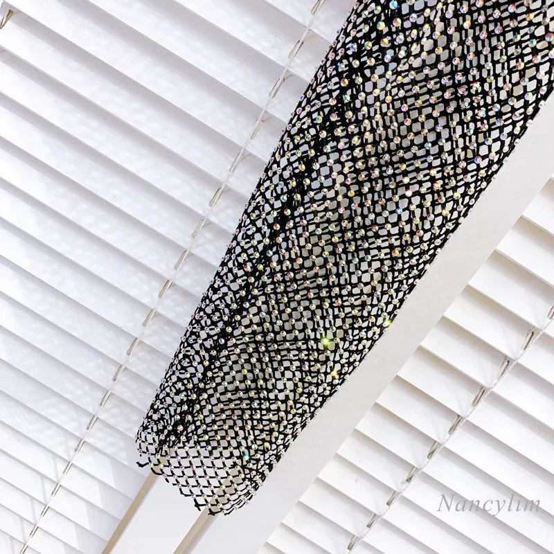 Cultivos Top mujeres nueva Ronda cuello pesado bordado perforación en caliente Sexy hueco de malla de Tops brillantes corto de manga larga Camiseta